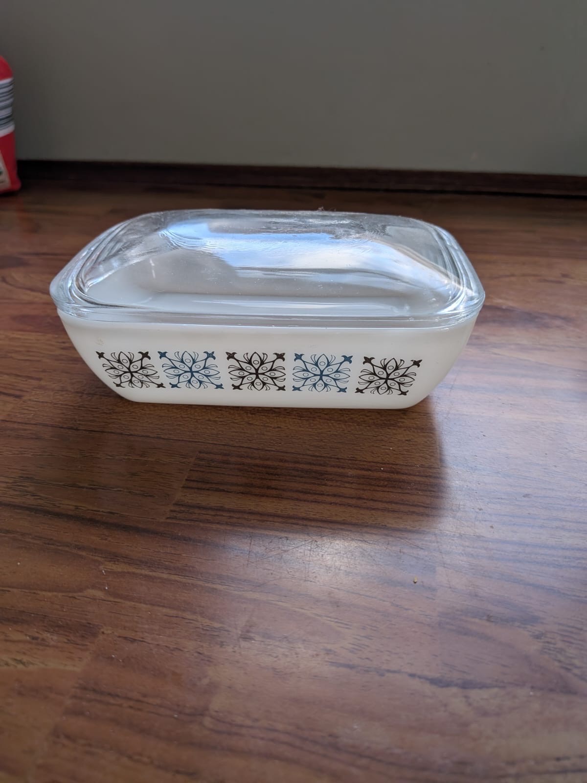 Blue and white vintage Jaj Pyrex butter dish with Chelsea pattern
