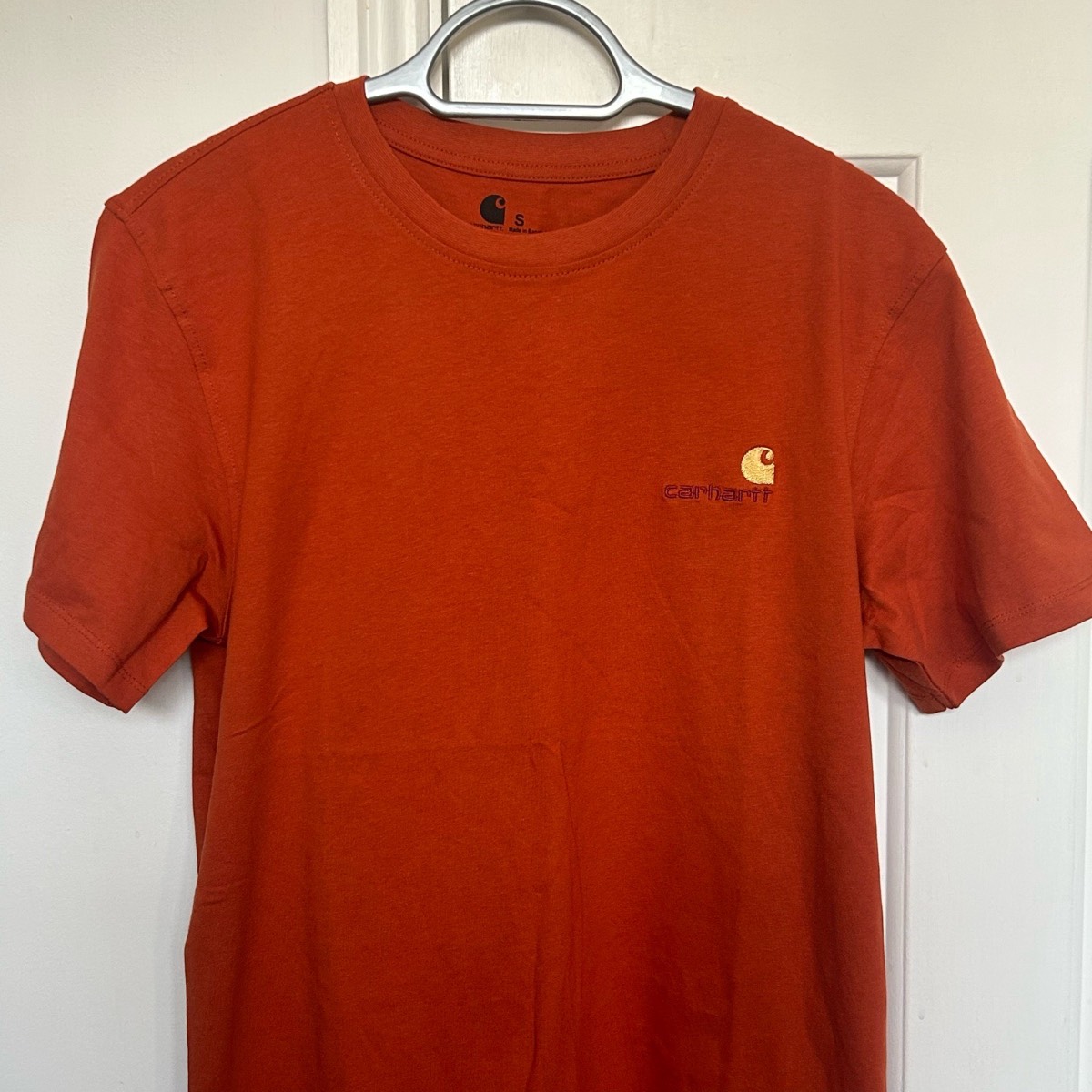 Carhartt embroidered logo T-shirt in orange Size Small