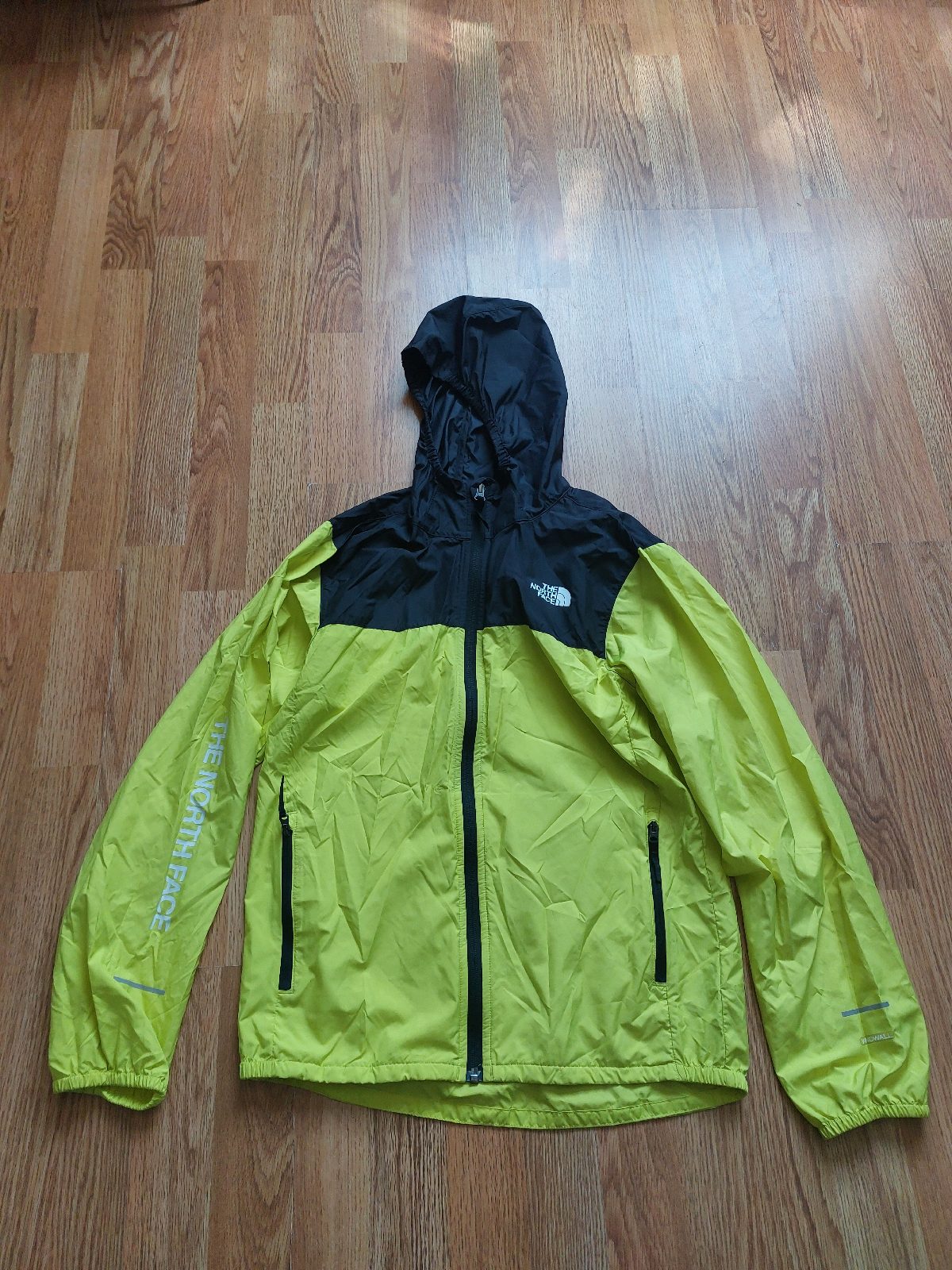 The North Face boys light windbreaker jacket