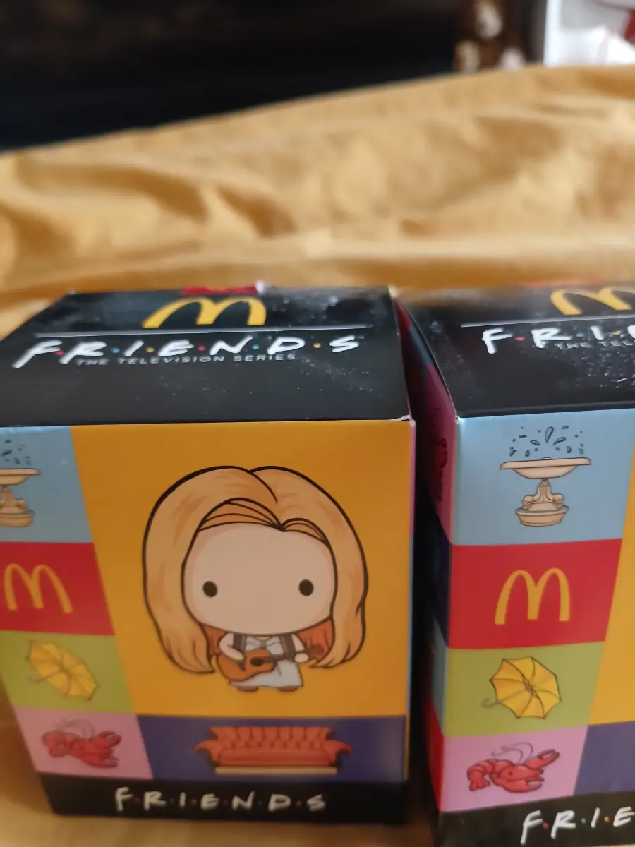 4 x Friends Figures McDonald's Happy Meal 2026 , boxed - pheobe x2 Monica & Ross