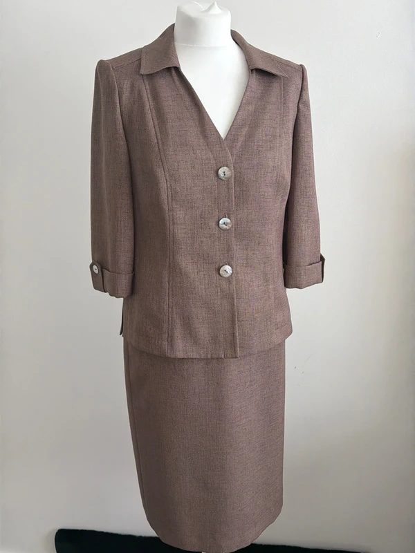 #088 EASTEX elegant suit, size 10 eur 36