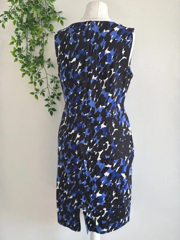 #032 F&F navy blue dress with black and white pattern size 14