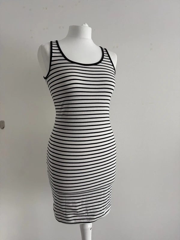 #050 Esmara white with black stripes fitted dress, size XS eur 32/34