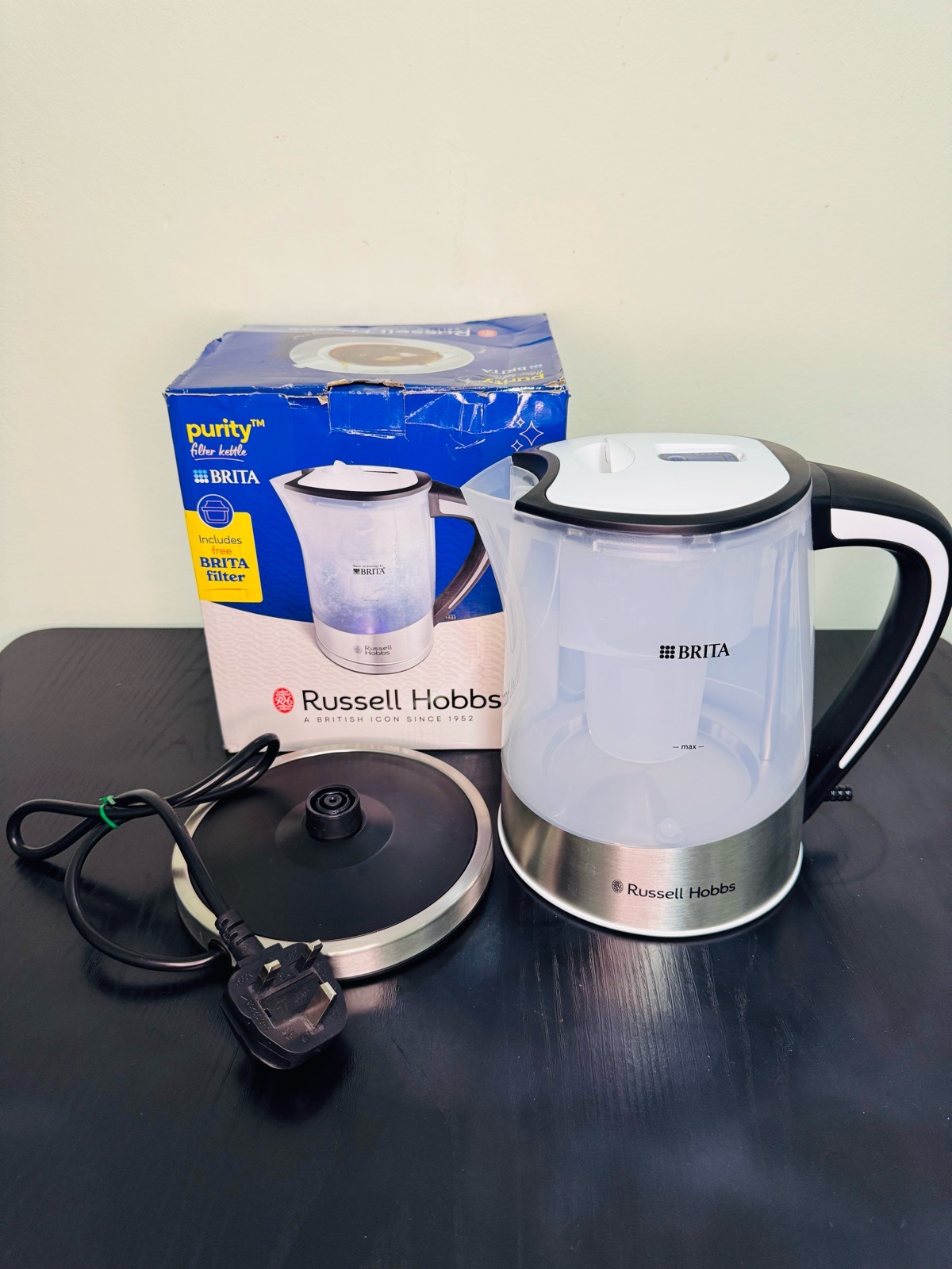 Russell Hobbs Purity 22851 Electric Kettle- Excellent condition