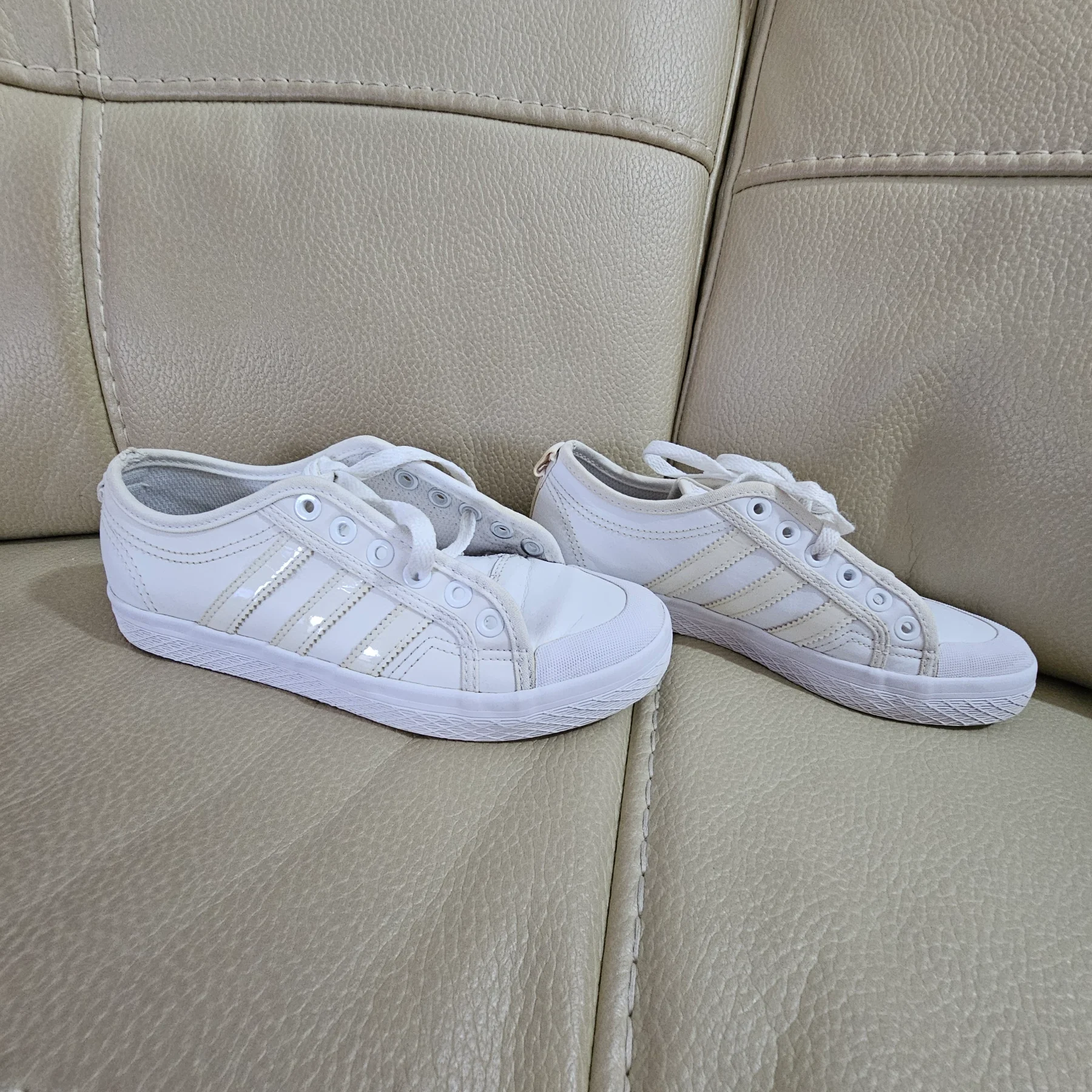 Adidas Originals Nizza Low Off White / Cream Sneakers (BB0890) Size UK 3.5 / US 5 / EU 36