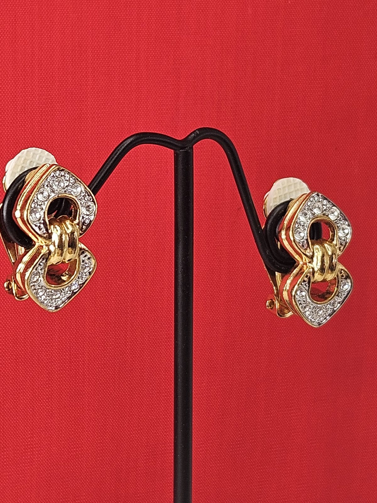 Vintage 1980s Clear Pavé Rhinestone Geometric Clip-On Earrings – Gold Tone