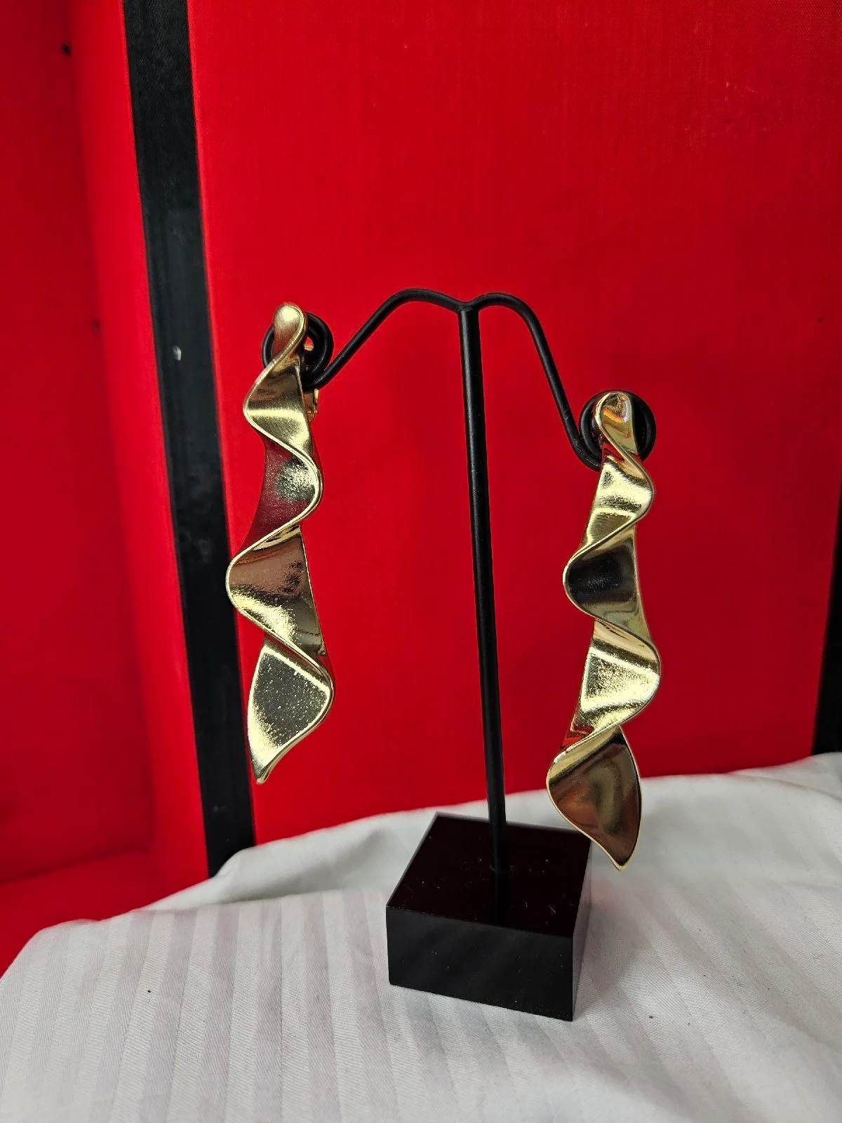 Vintage 1980s Statement Ribbon Cascade Drop Earrings Gold Tone