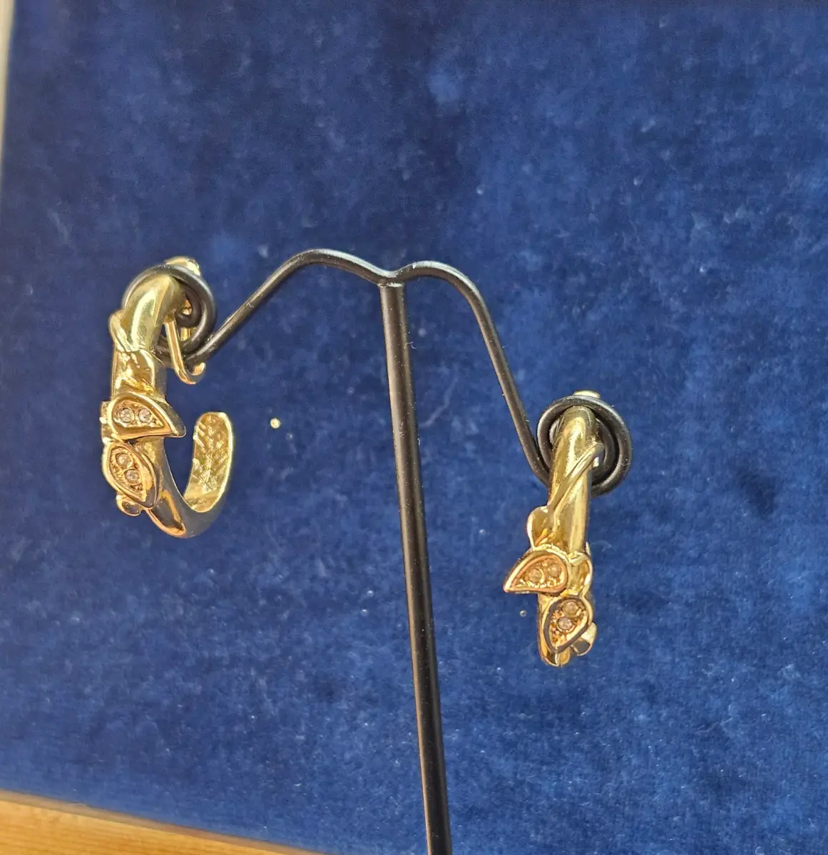 Vintage Gold Plated Hoop Clip On Earrings Featuring A Leaf Design And Crystals