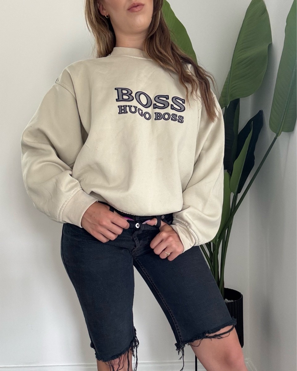 Vintage unisex Hugo Boss Cream Jumper with grey logo – Size S