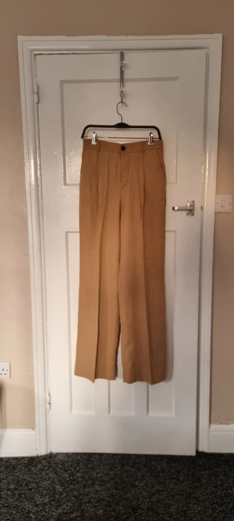 . New& Unused Womens Zara Wide Leg Trousers