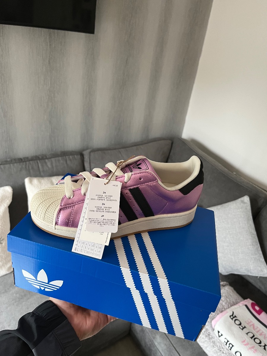 Adidas super stars