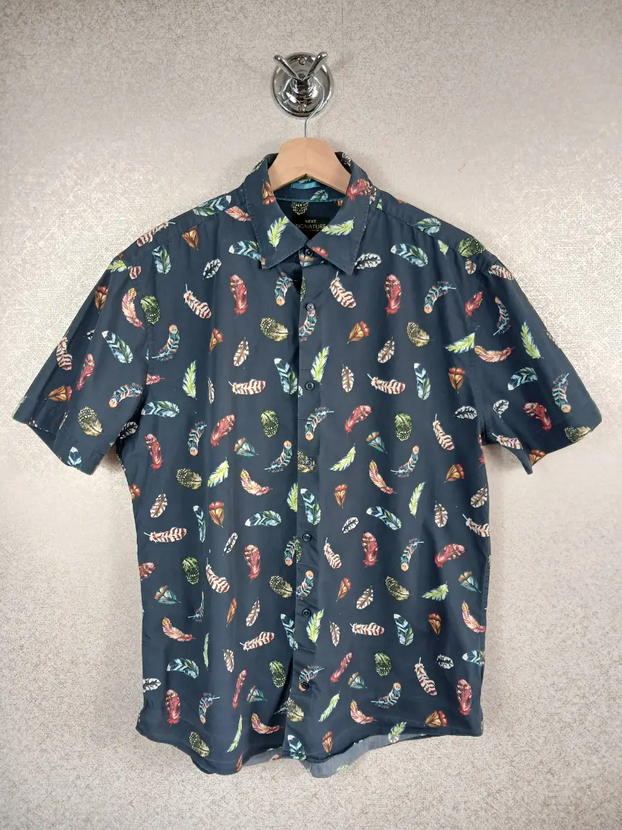 Next Signature Mens Shirt Large L Navy Blue Shortsleeve Cotton Feather Print