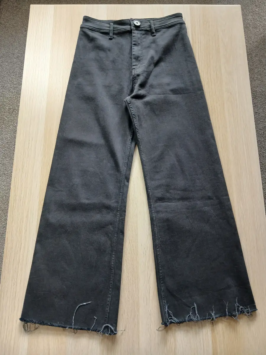 Grace & Mila Black Wide Leg Jeans Large L High Waisted Raw Hem Trousers Glam 90s