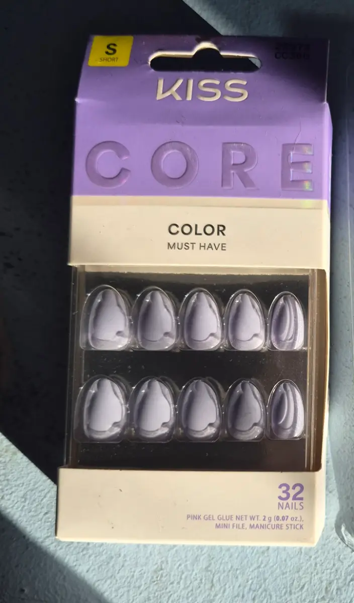 Fake nails & nail glue brand-new