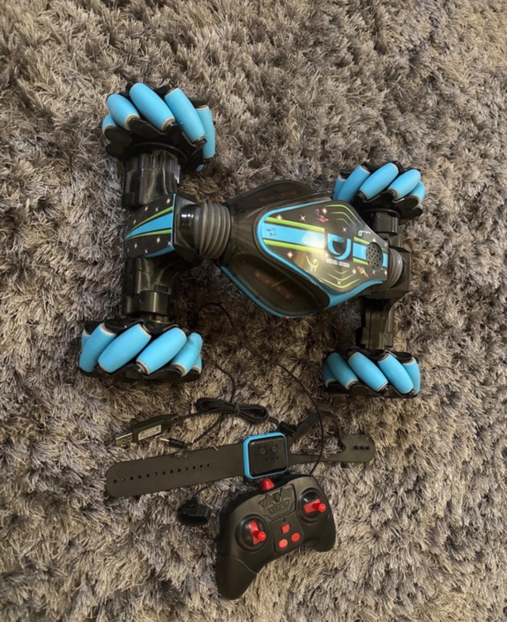 RC Stunt Car 360° Hand Gesture Sensing Off-Road Car  Remote Control Toy