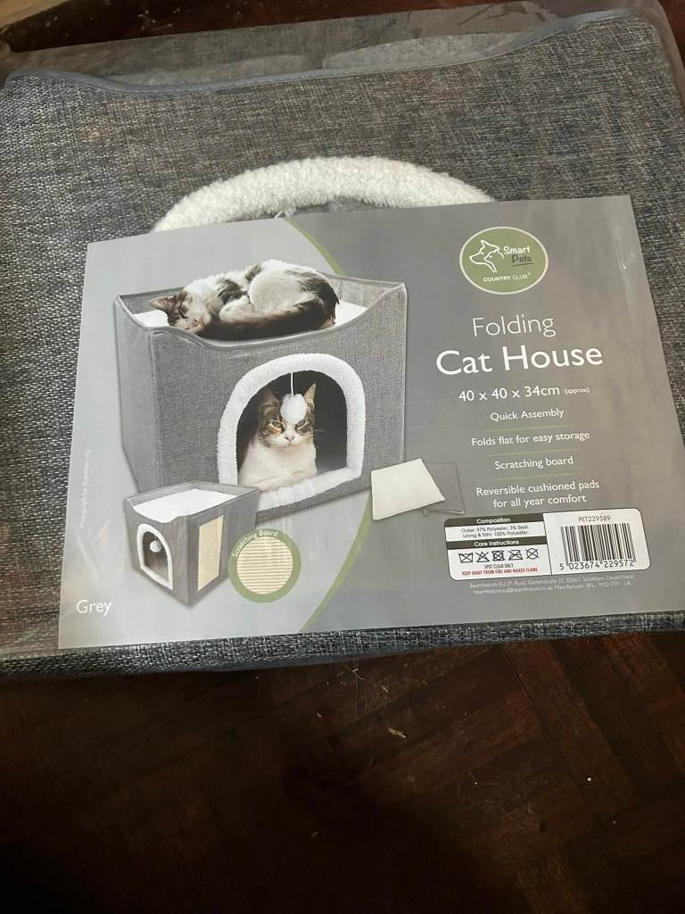Foldable Cat House with Scratching Board