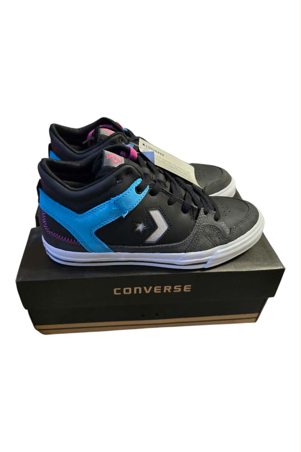 Converse kids trainers.