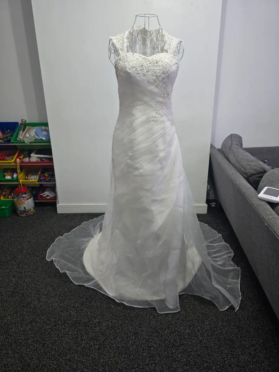 Merle Ivory Lace Beaded Mermaid Wedding Dress with Train size 10