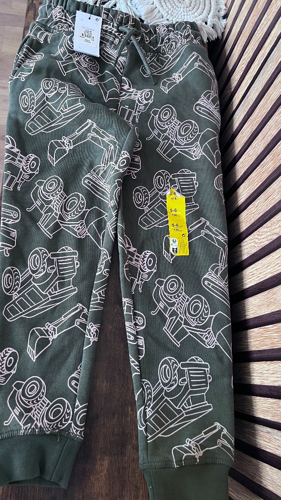 Boys bottoms size 5-6 years