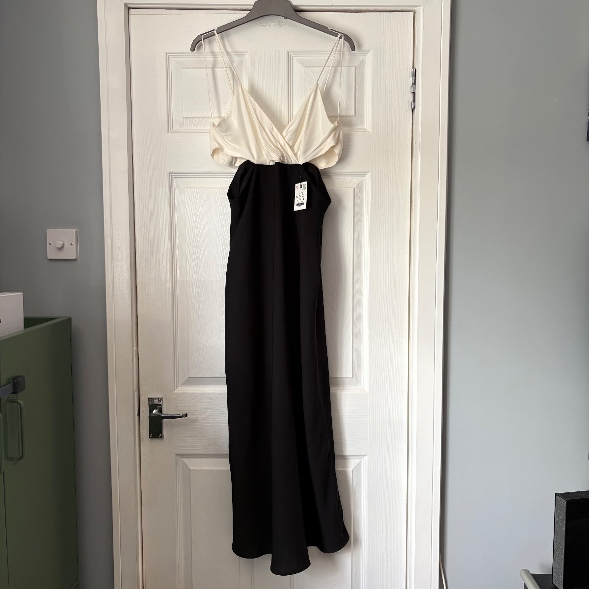 BNWT Zara Black & White Cut Out Midi Dress Size XL