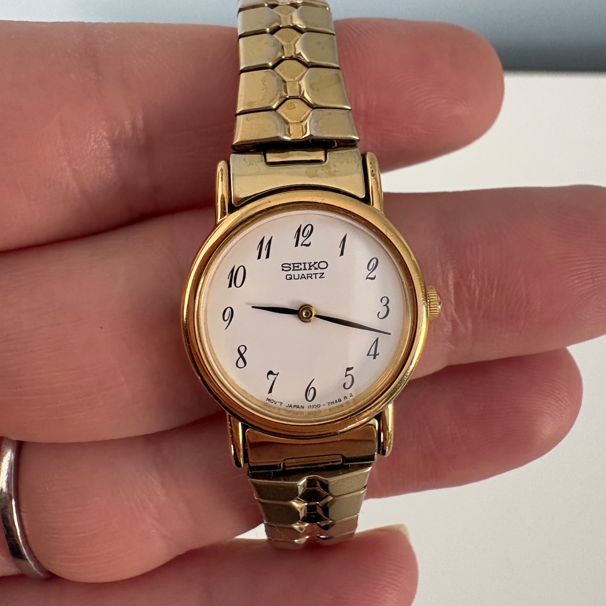 Vintage Seiko 1990s Gold Tone Watch Working with Battery Original Bracelet