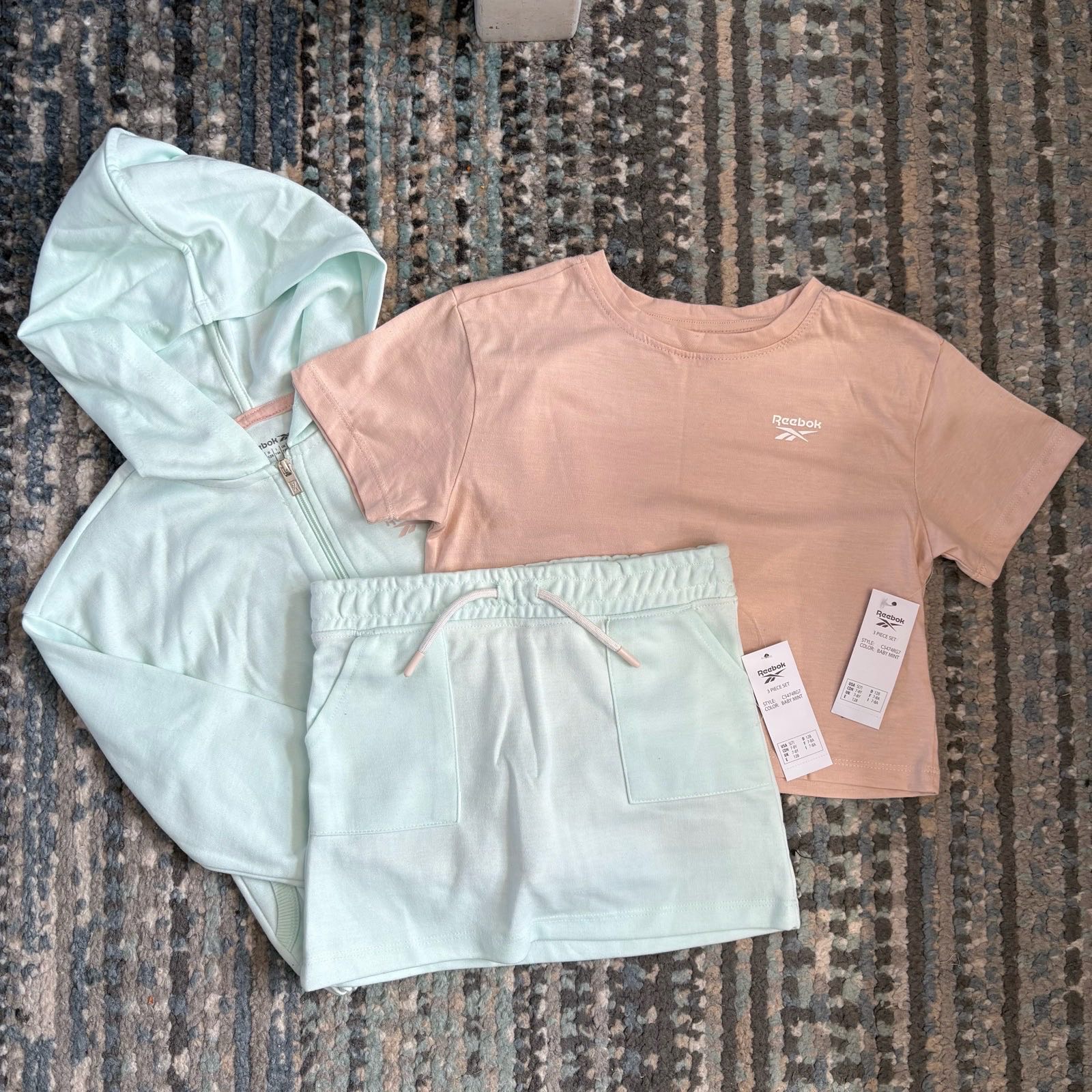 BNWT 3-piece Girls Reebok Set Aged 7-8 years