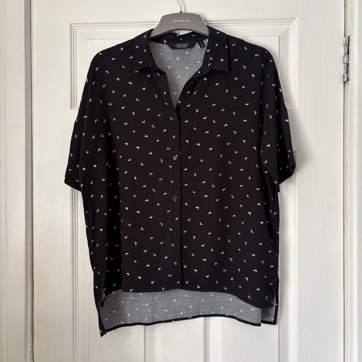 NWOT - & Other Stories Black & White Bird Print Short Sleeve Blouse Size 8