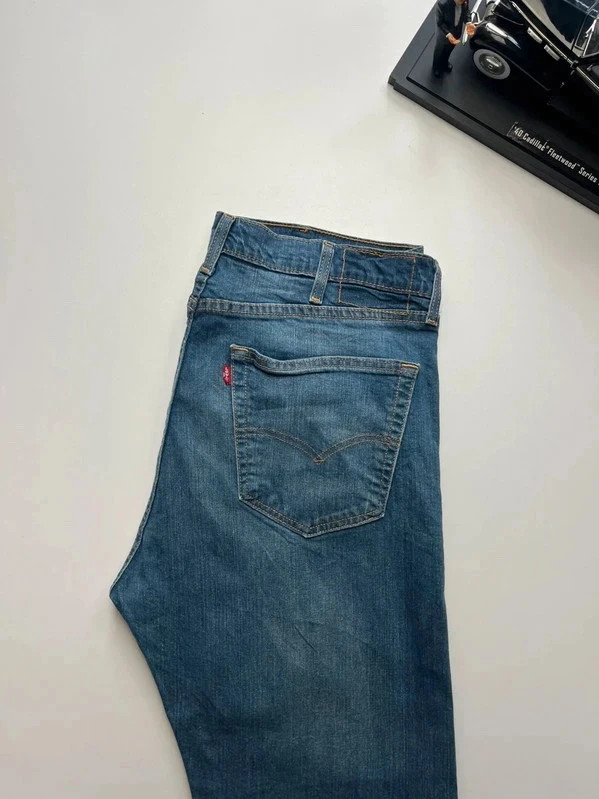 Levi’s vintage straight leg men’s navy jeans W38 L29