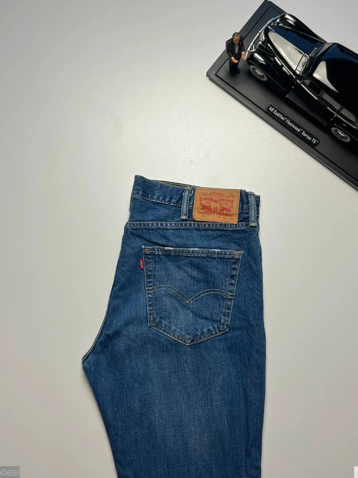Levi’s vintage 511 slim fit dark blue stretch ripped style mens jeans W38 L32