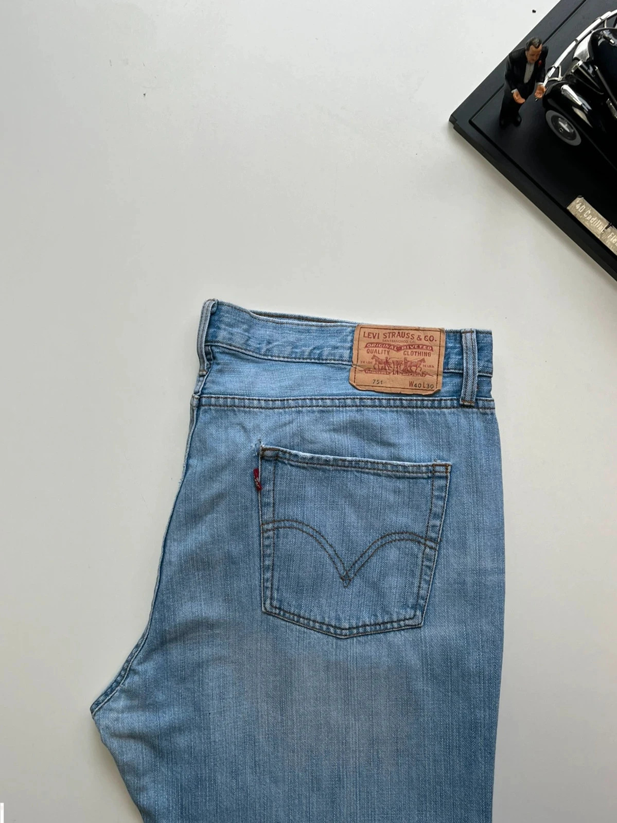 Levi’s vintage 751 standard fit straight light blue mens workwear jeans W40 L30