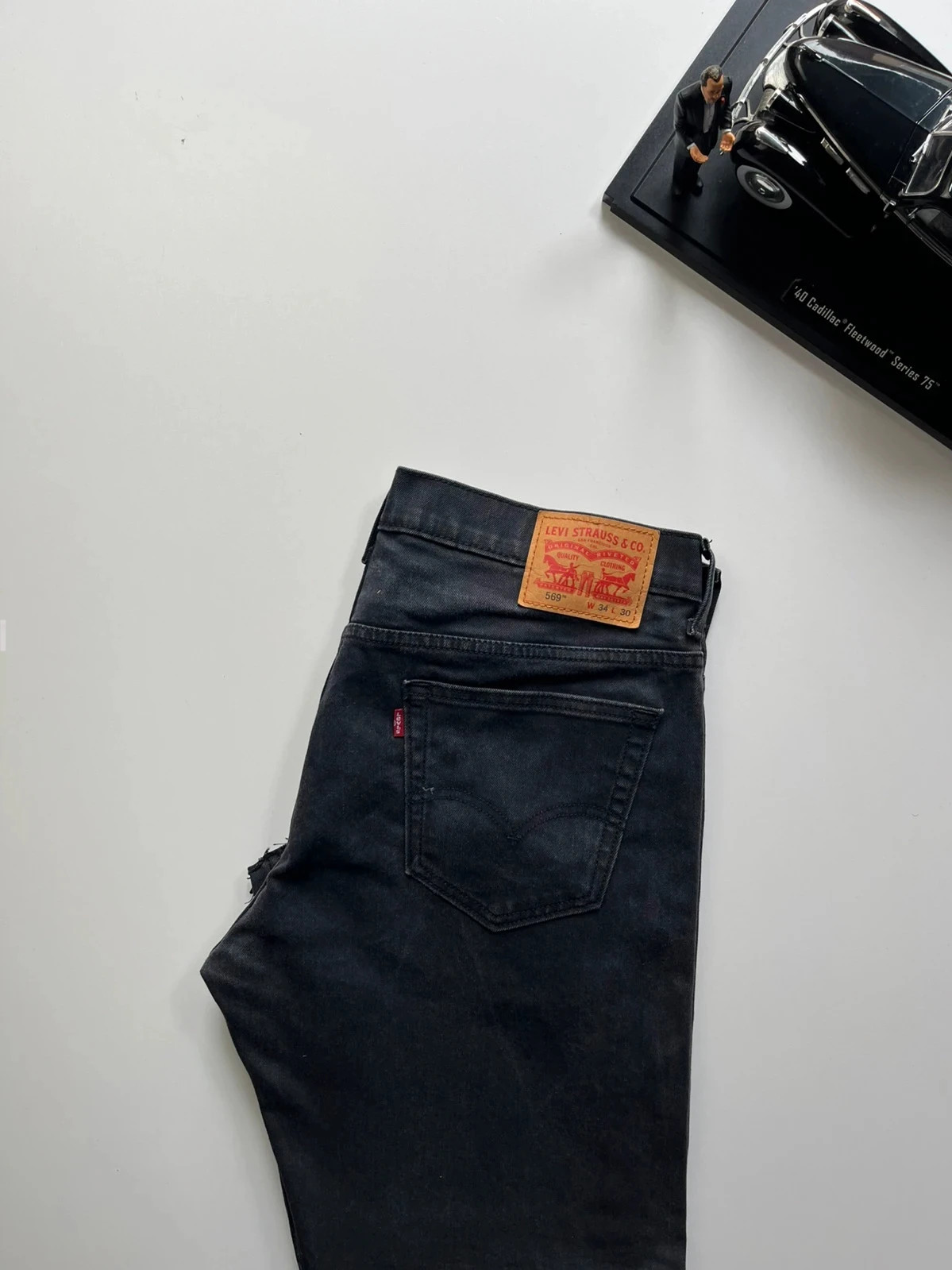 Levi’s vintage 569 loose fit straight leg black raw-hem men’s jeans W34 L28