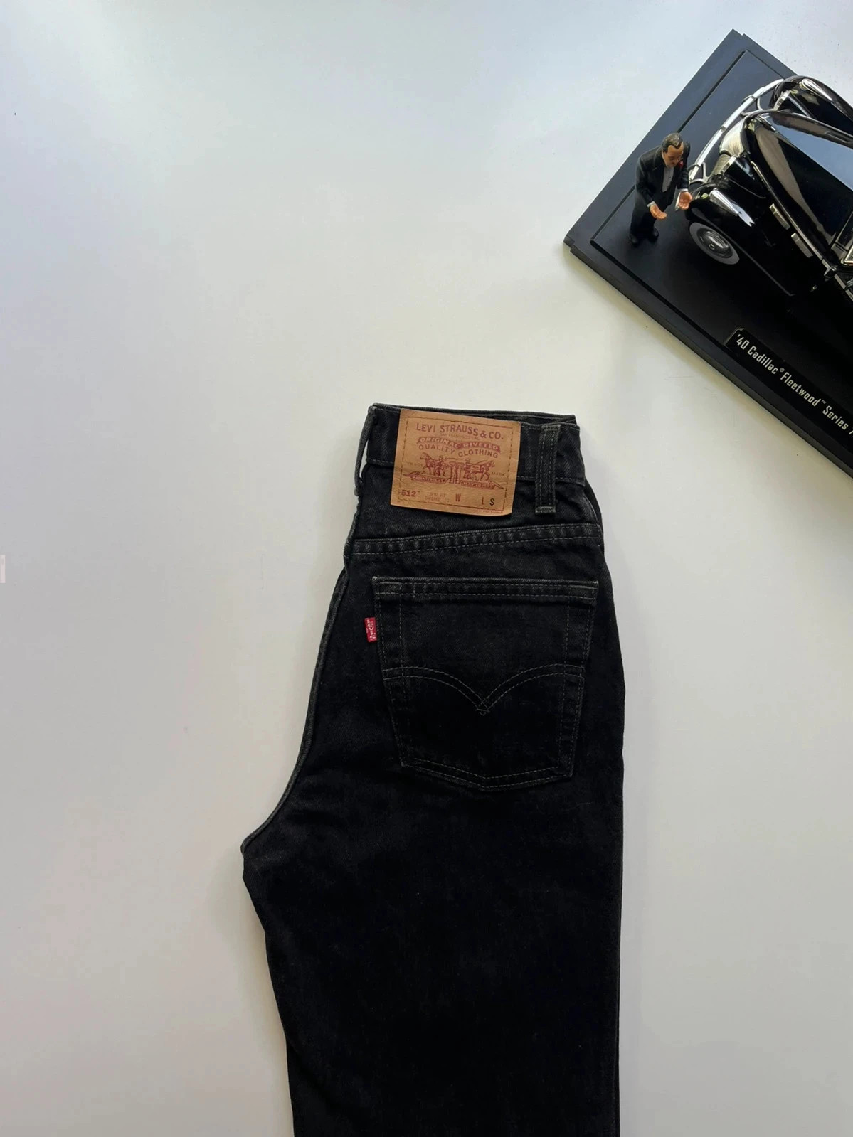 Levi’s vintage 512 slim fit tapered leg mom-style black women’s jeans UK4 W23 L29