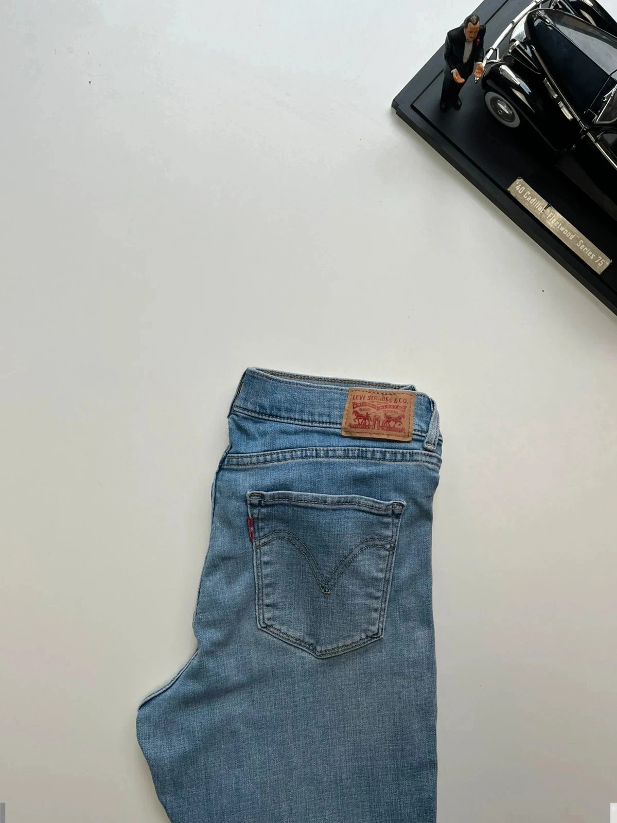 Levi’s vintage mid-rise slim tapered cropped light blue stretch ripped women’s jeans UK10 W29 L26