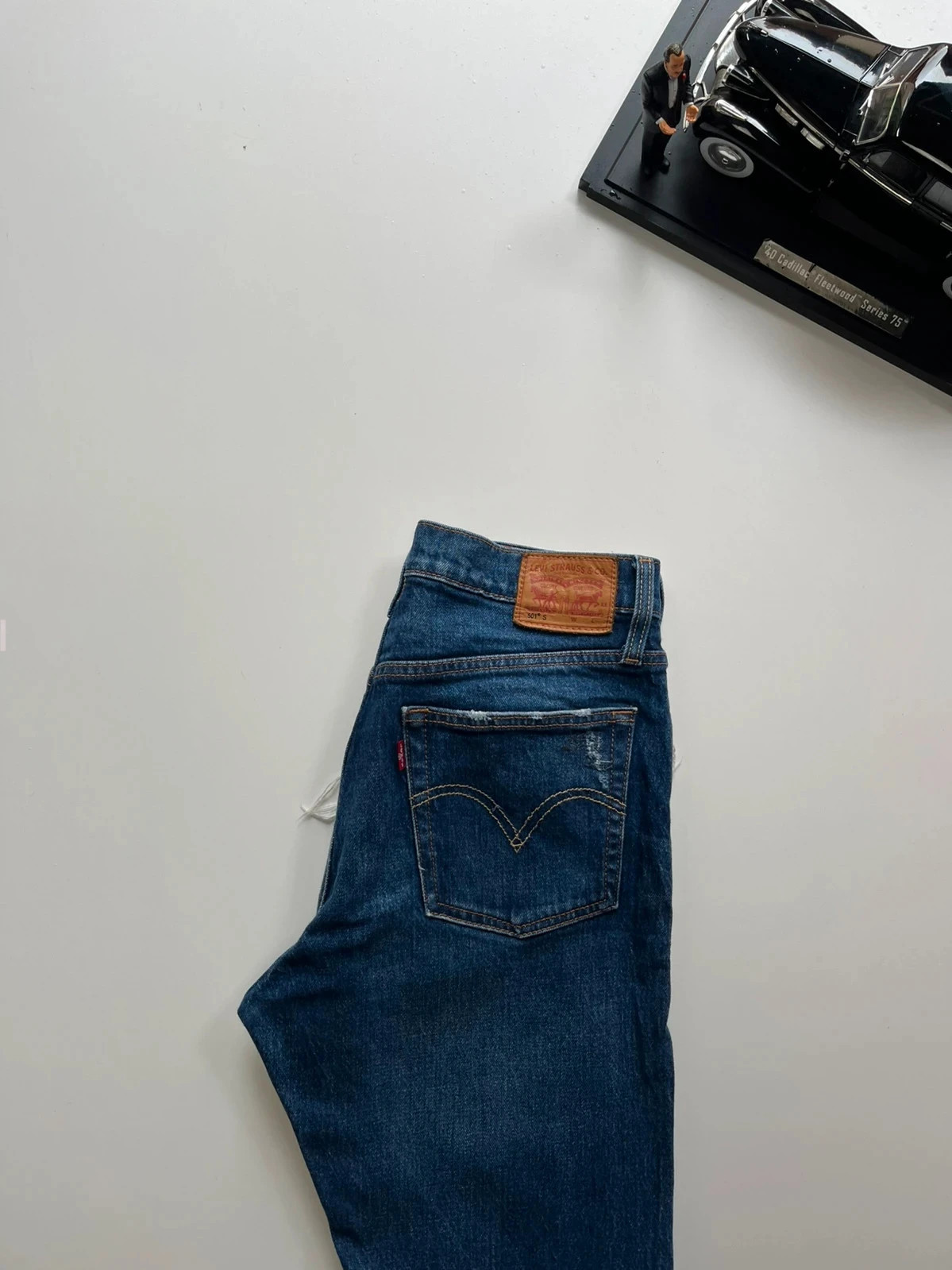 Levi’s vintage 501 S slim tapered mid-rise ripped raw-hem stretch women’s jeans UK10 W28 L28
