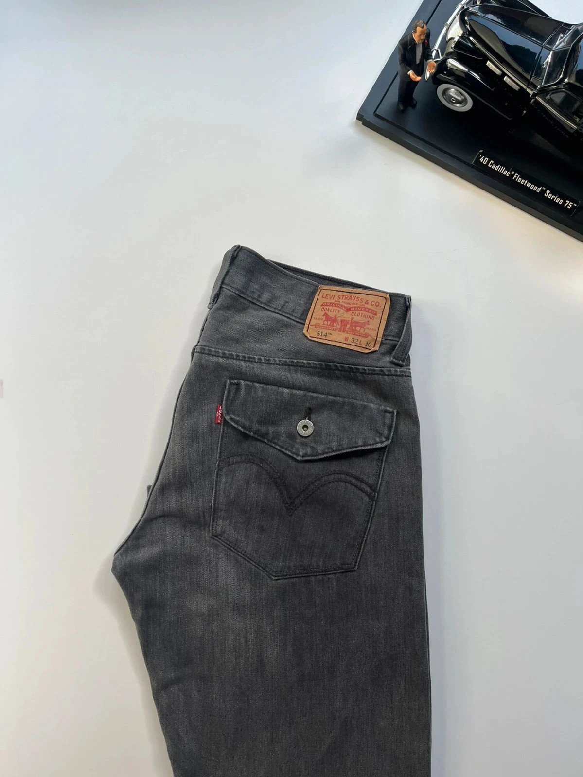 Levi’s vintage 514 slim fit straight leg ripped style black men’s jeans W32 L31 Altered