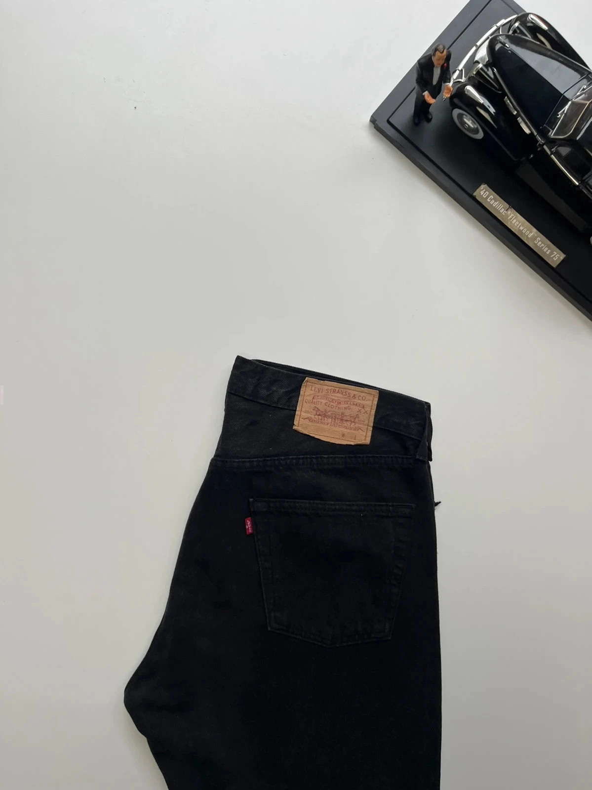 Levi’s 501 button fly mid-rise tapered mom-style raw-hem black women’s jeans UK16 W34 L26 Altered