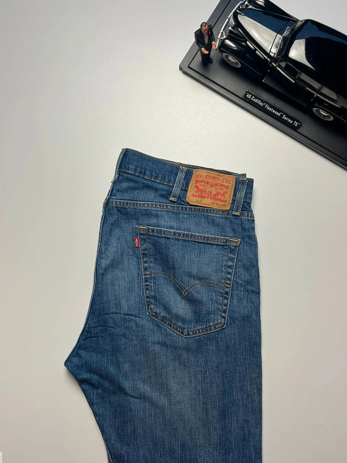 Levi’s vintage 502 slim fit tapered leg dark blue stretch men’s jeans W38 L32