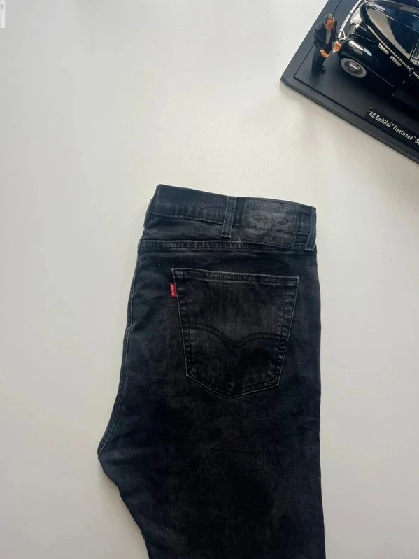 Levi’s vintage 505 regular fit straight leg black stretch men’s jeans W40 L28 Altered