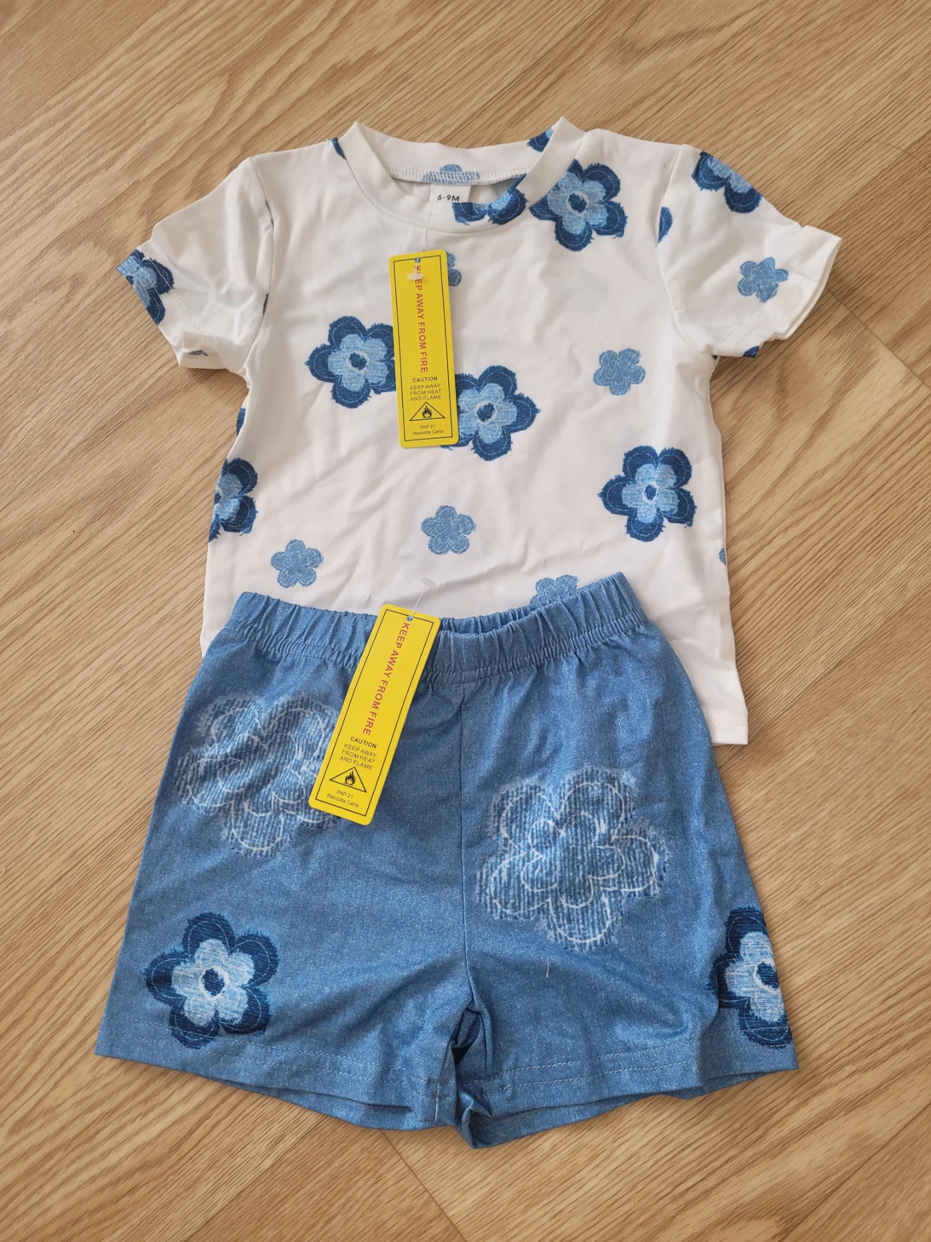 Baby Girls shorts and t-shirt set, 6-9 months