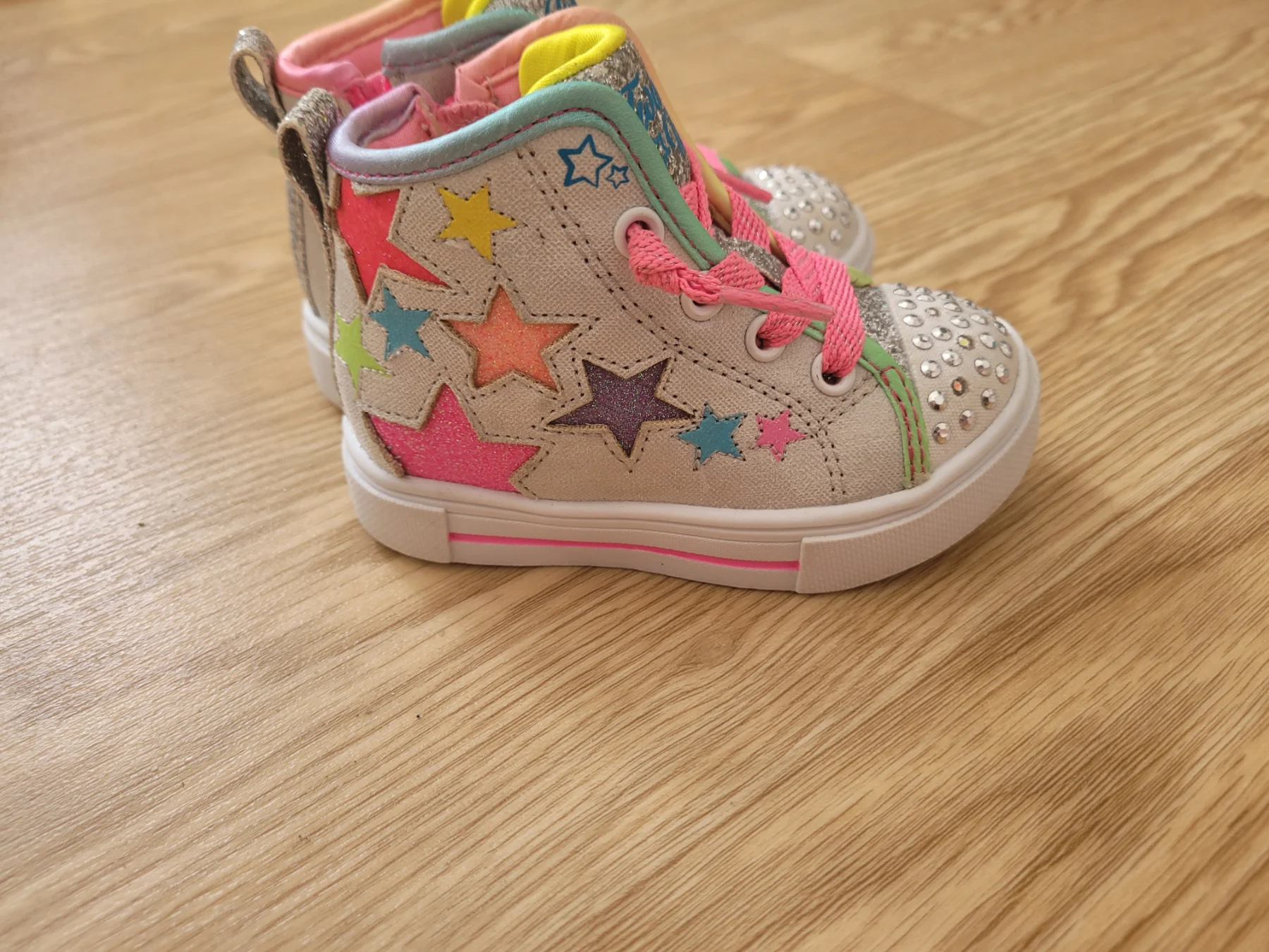 Baby Girls sketchers light up trainers size 4