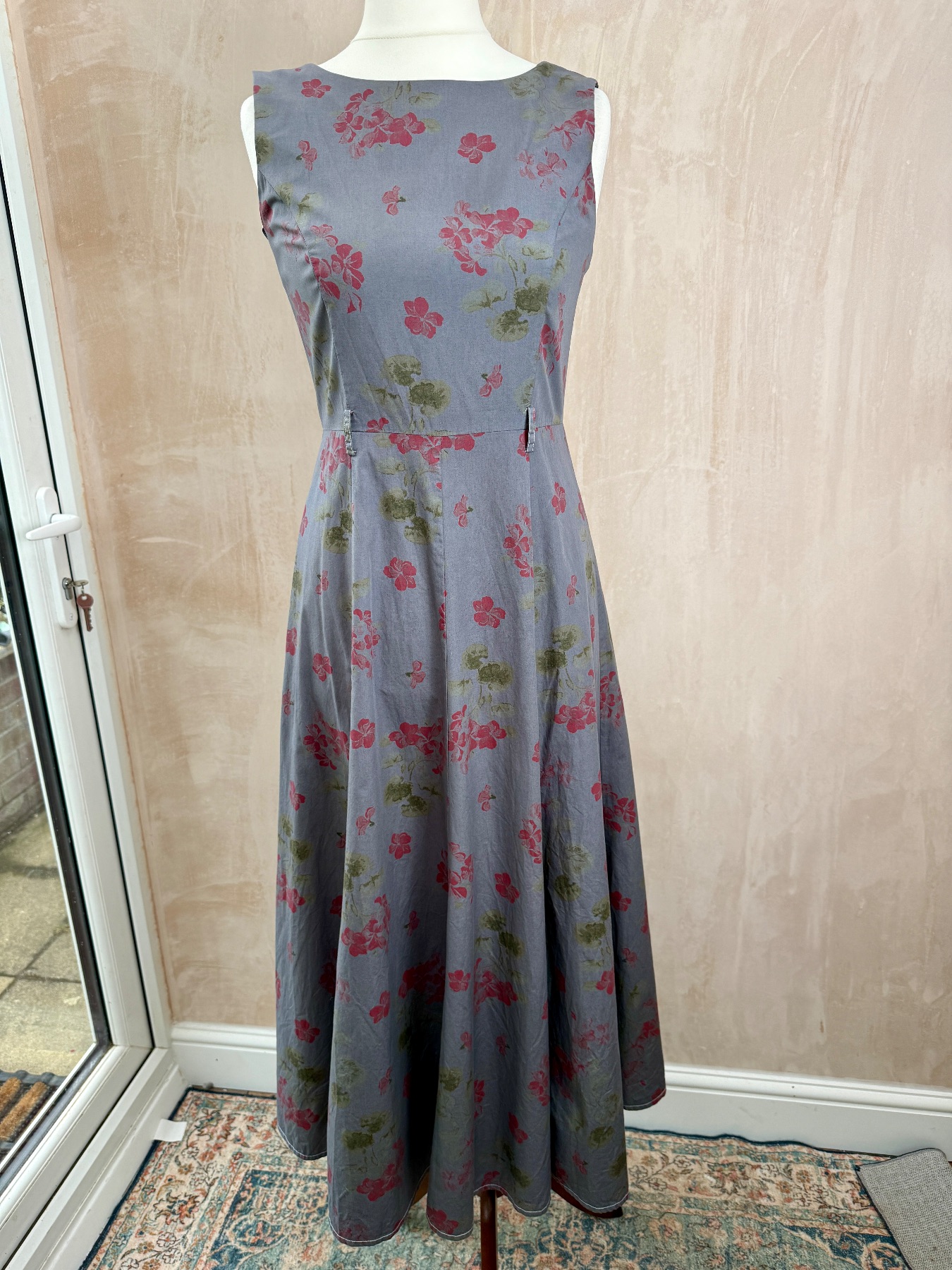 Laura Ashley VTG 90s grey pink archive geranium print midaxi dress size 10 B30