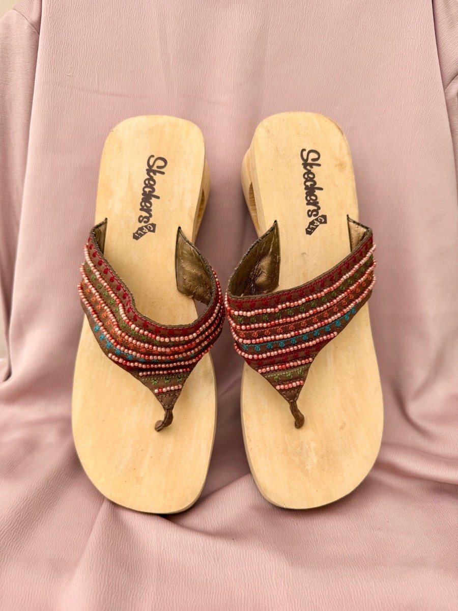 Skechers Cali boho beaded wedge heeled toe post sandals size 7