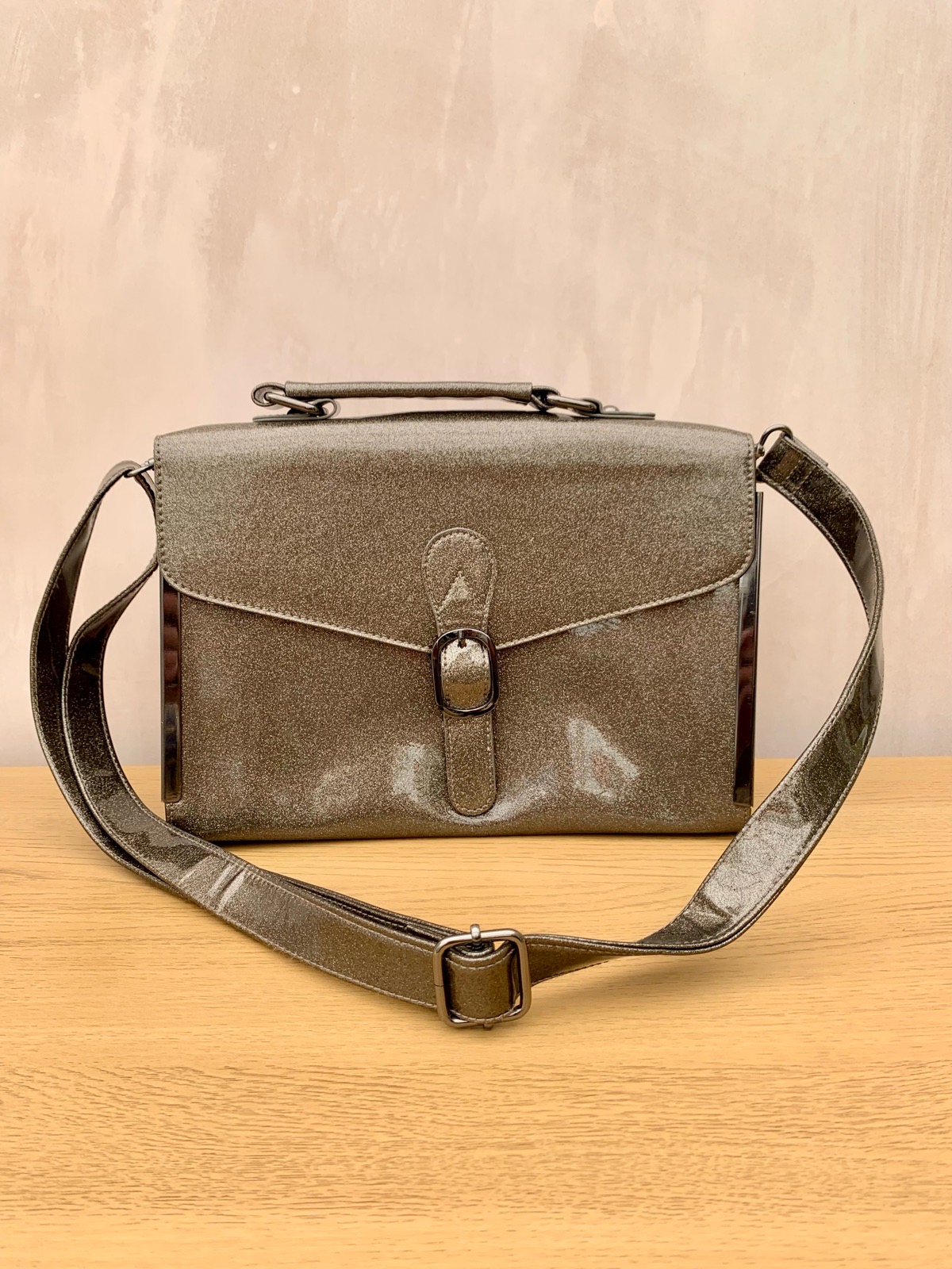 Henry Holland gold glittery handbag sparkly messenger bag