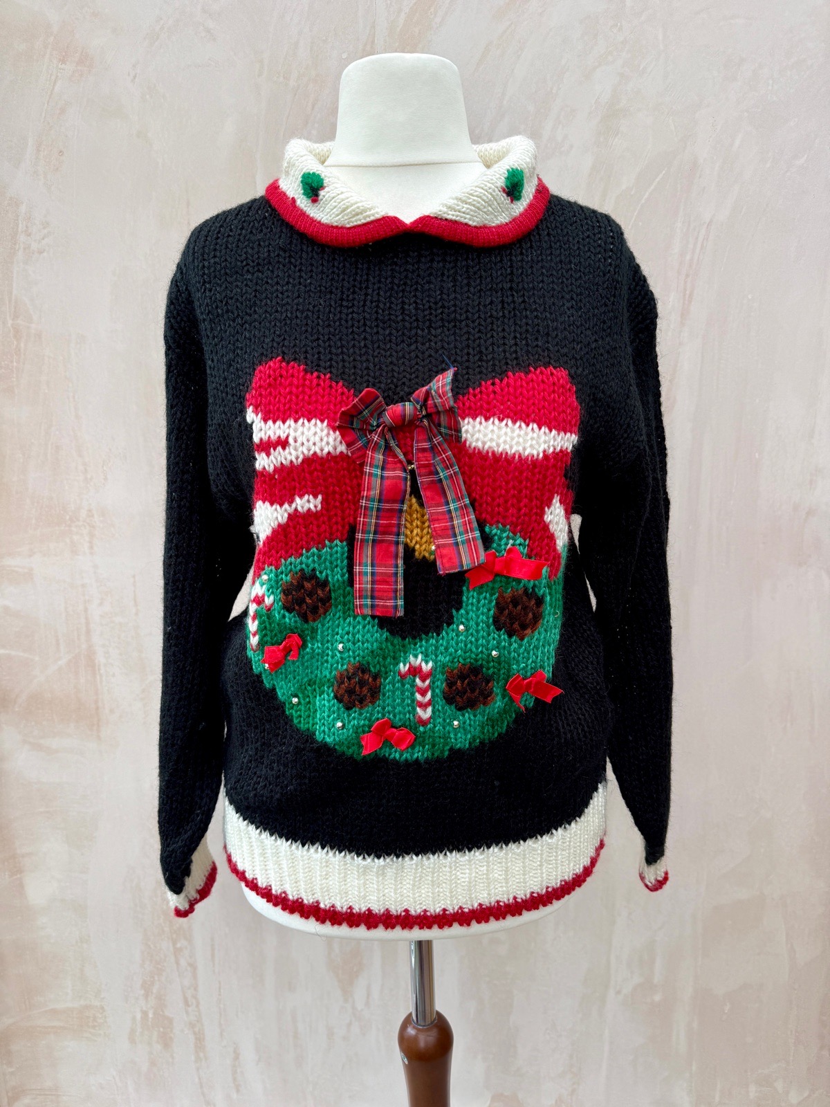 Vintage Christmas jumper by Heidi size M black knitted wreath and bow