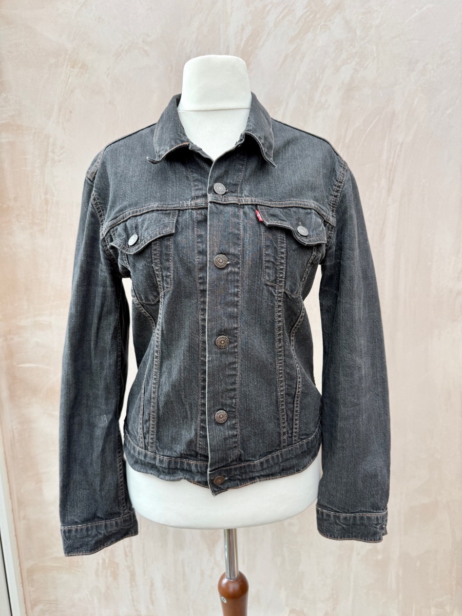Levi’s stone washed black denim trucker style jacket size large girls