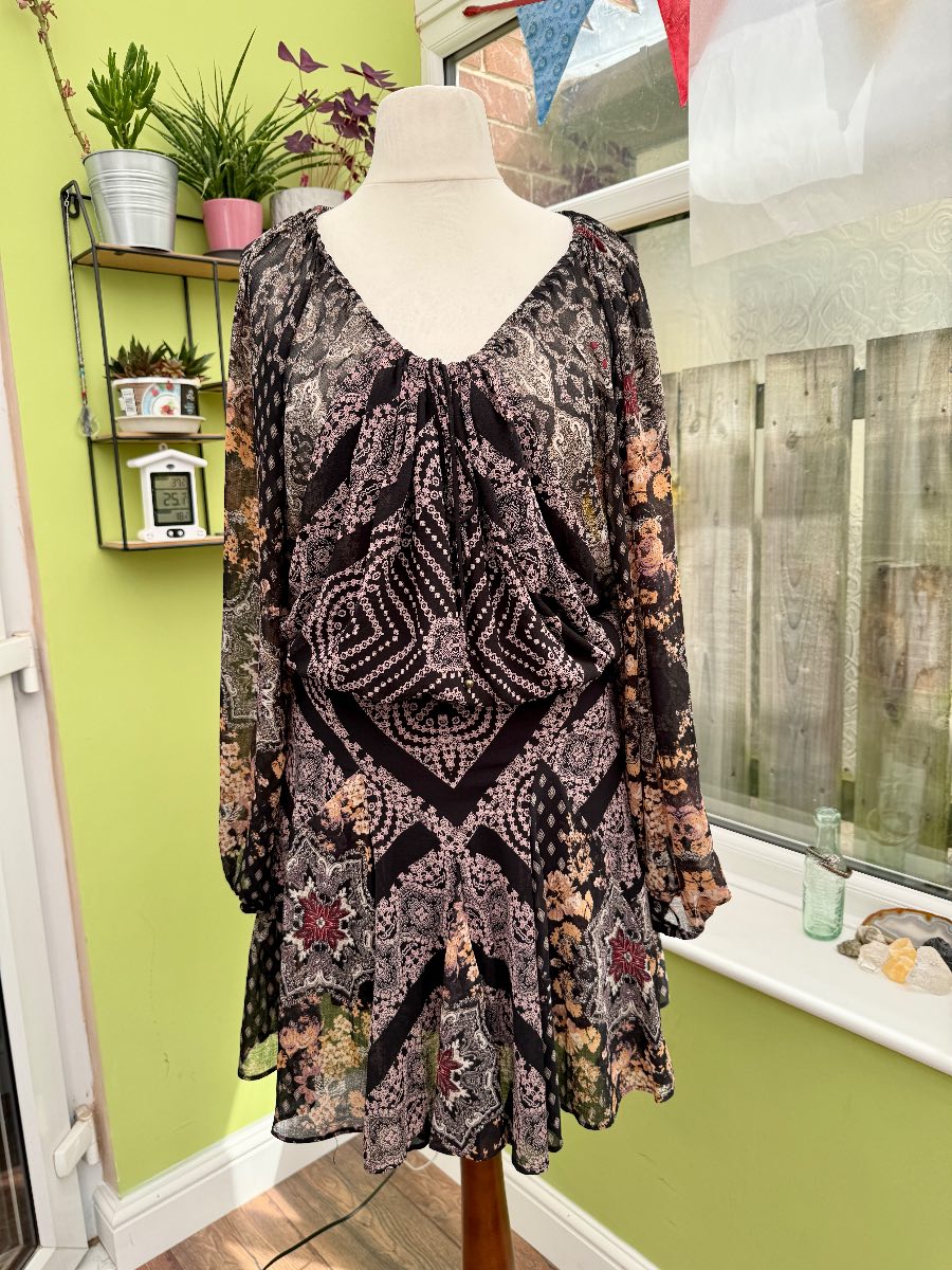 Free People boho open back mini dress size M B17