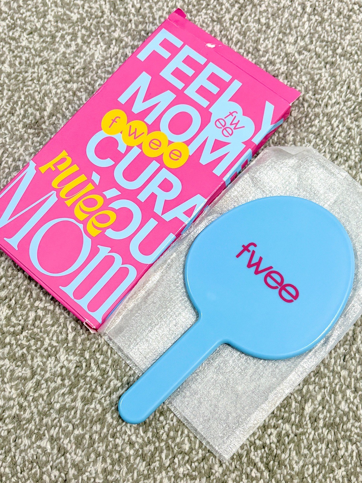 Fwee makeup pocket mirror with handle