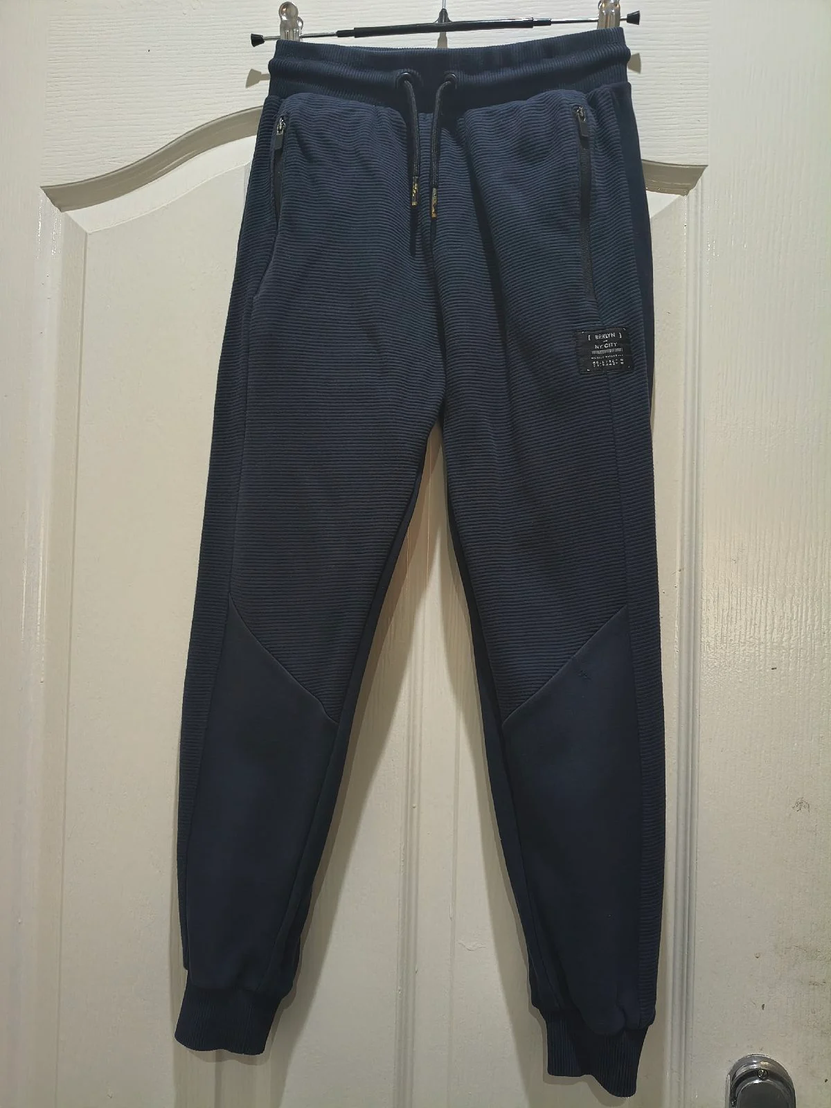 F&F Boys Navy Joggers – Age 8–9 🧢