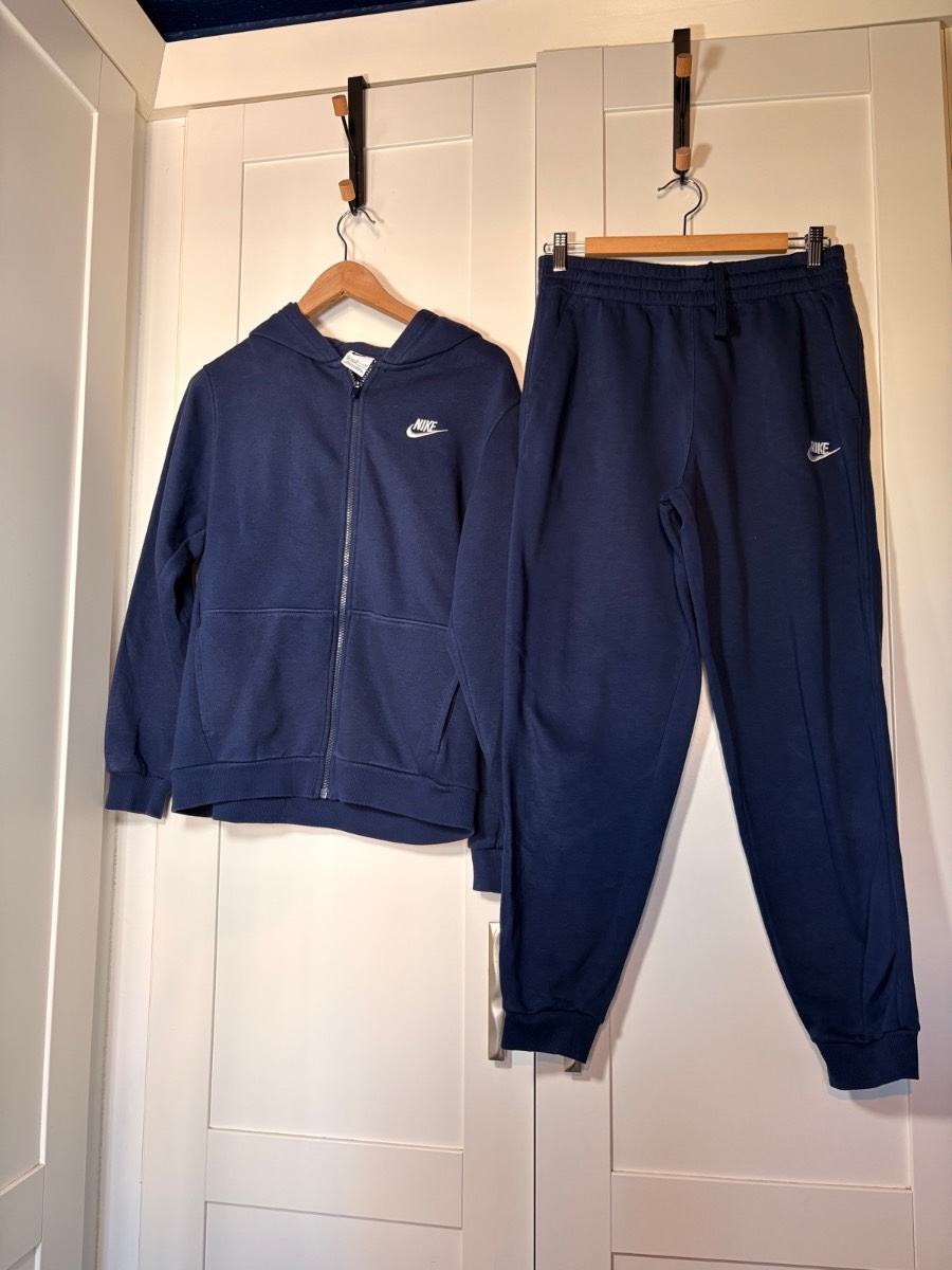 Nike navy tracksuit age appropriate 12 years