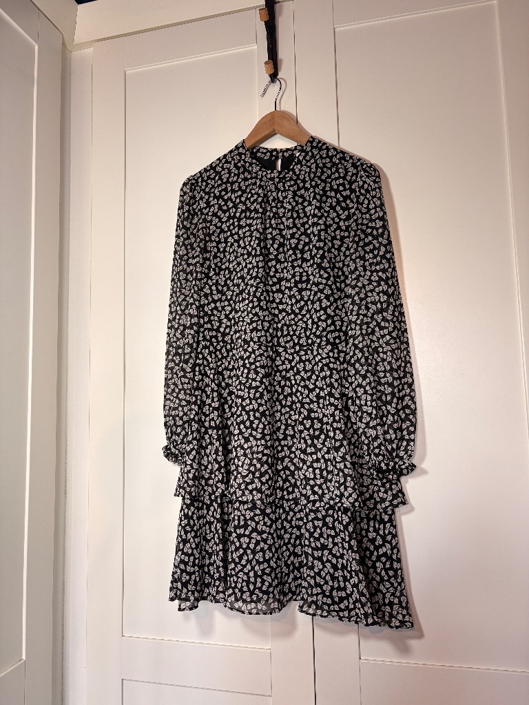Warehouse black & white tea dress size 14 great condition